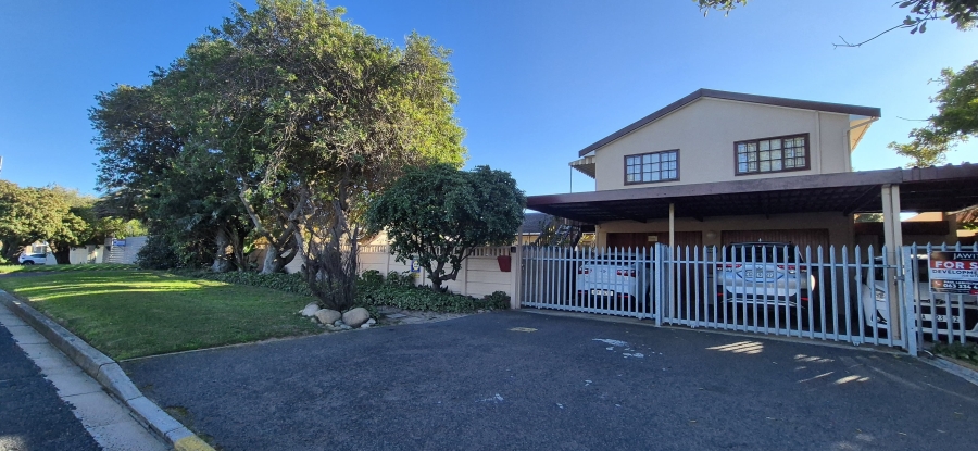 4 Bedroom Property for Sale in Table View Western Cape